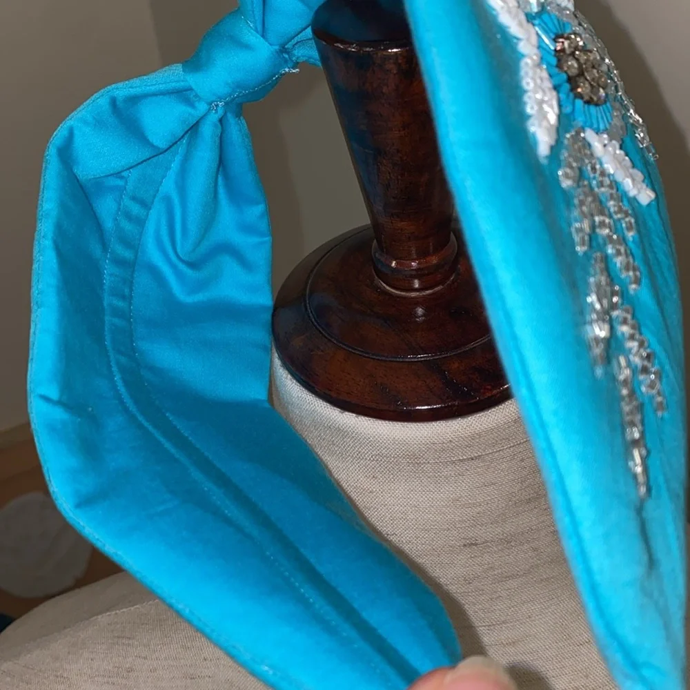 Kay Lee chic turquoise